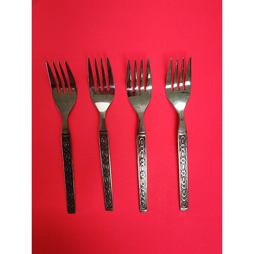 IIC Stainless Steel Imperial International Cutlery 4-Prong Fork Korea Scroll 6."